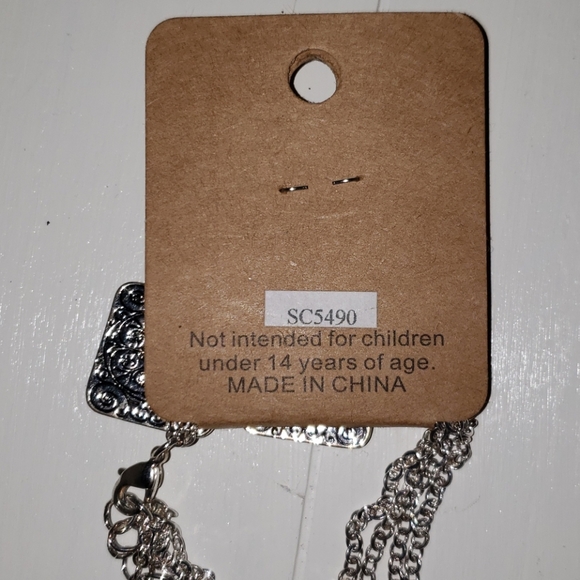 Necklace & Earrings set - Picture 3 of 4